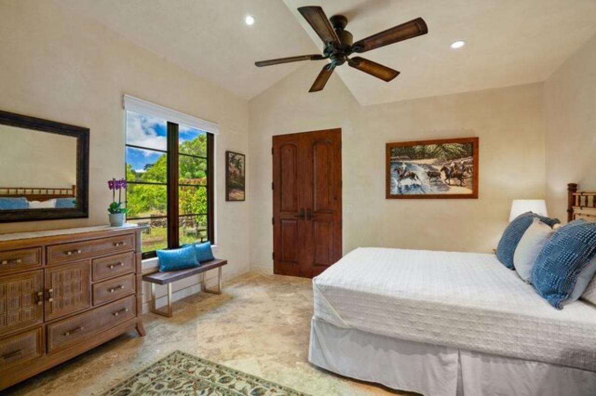 Picture of Home For Sale in Kalaheo, Hawaii, United States