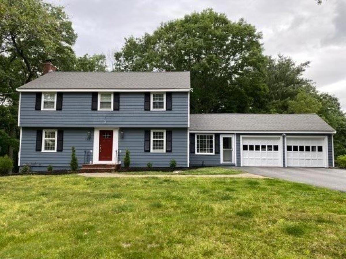 Picture of Home For Sale in Sudbury, Massachusetts, United States