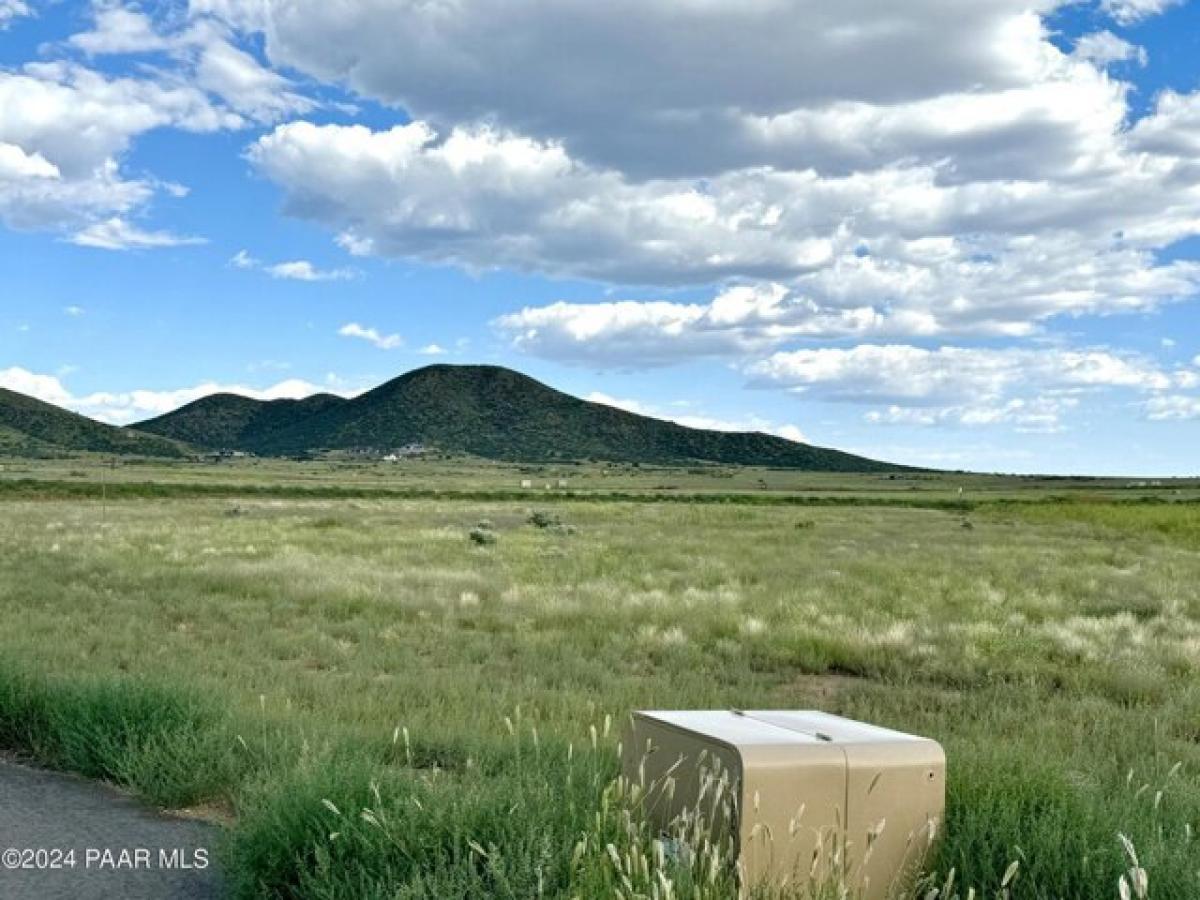 Picture of Residential Land For Sale in Prescott Valley, Arizona, United States