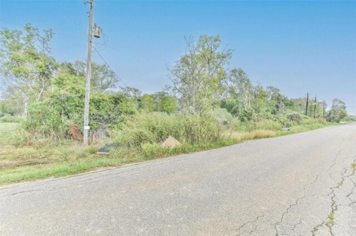 Picture of Residential Land For Sale in Alvin, Texas, United States