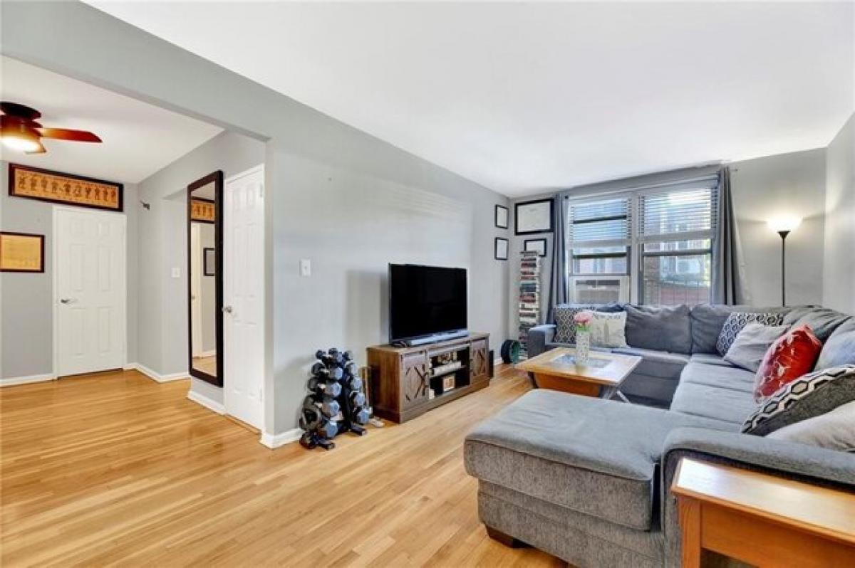 Picture of Home For Sale in Brooklyn, New York, United States