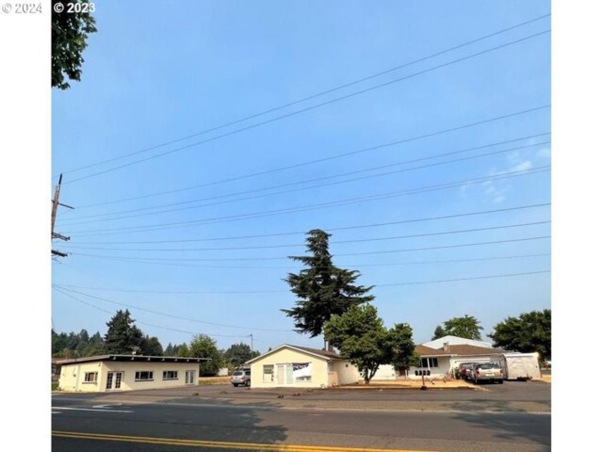 Picture of Home For Sale in Cottage Grove, Oregon, United States