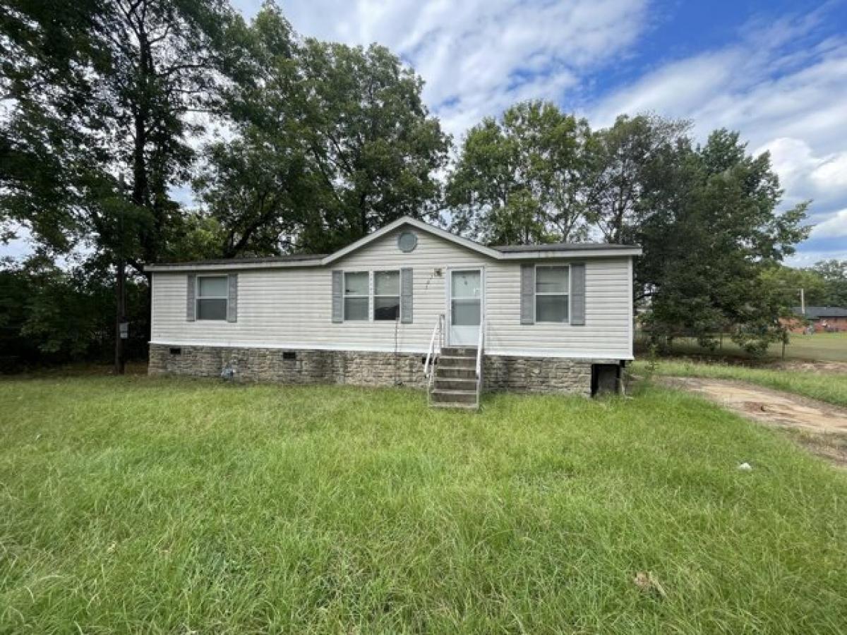 Picture of Home For Sale in Aberdeen, Mississippi, United States