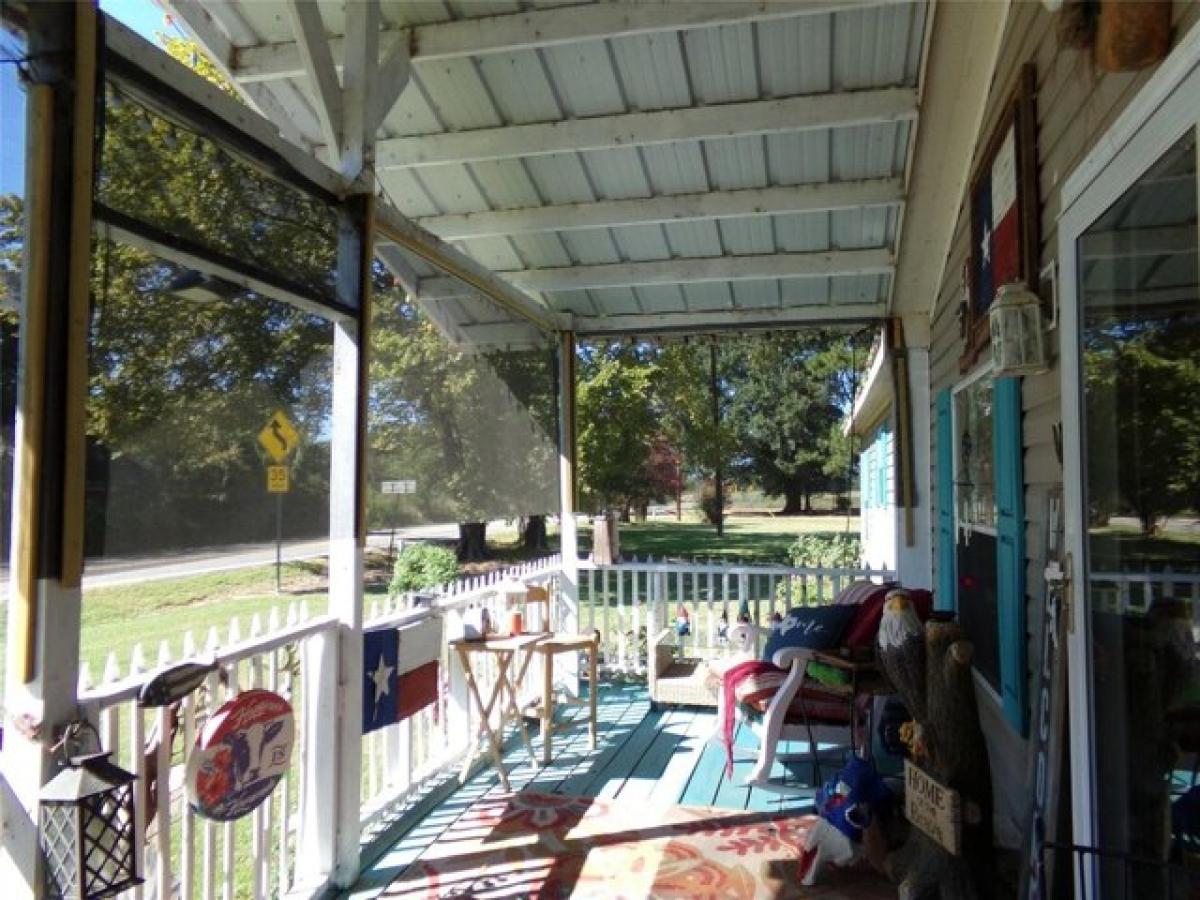 Picture of Home For Sale in Telephone, Texas, United States