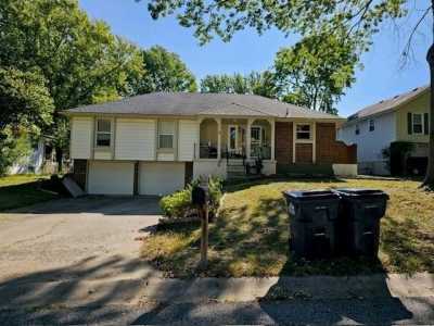 Home For Sale in Blue Springs, Missouri