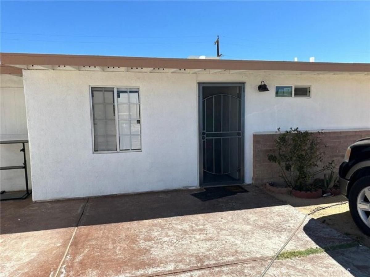 Picture of Home For Sale in Twentynine Palms, California, United States