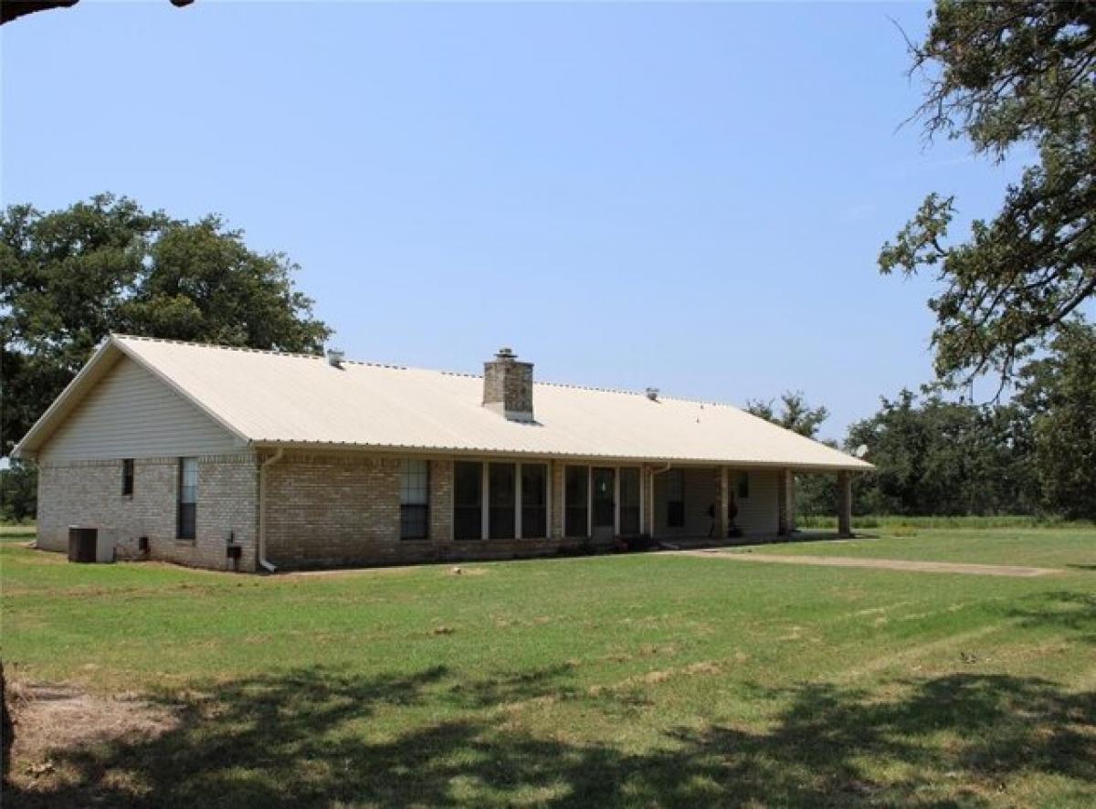 Picture of Home For Sale in Rockdale, Texas, United States