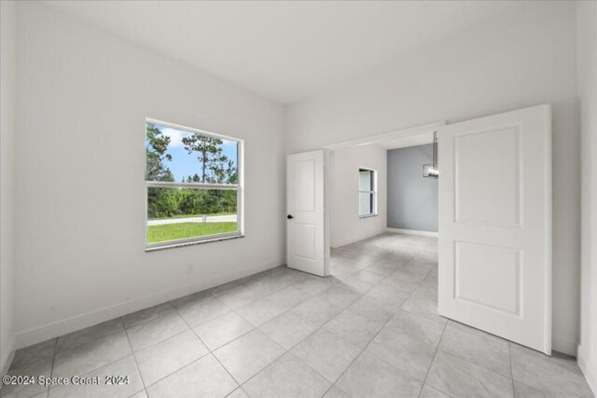 Picture of Home For Sale in Palm Bay, Florida, United States