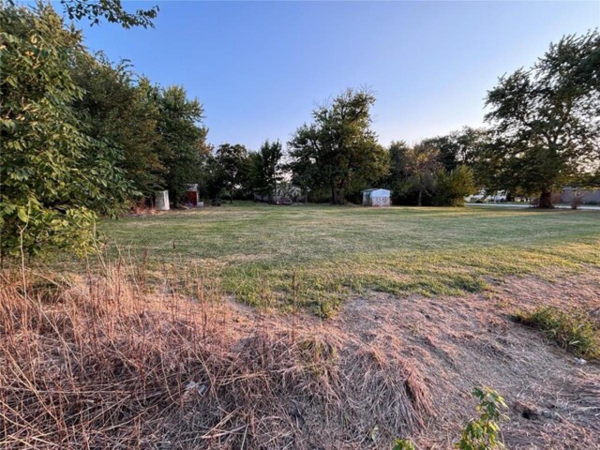 Picture of Home For Sale in Gillespie, Illinois, United States