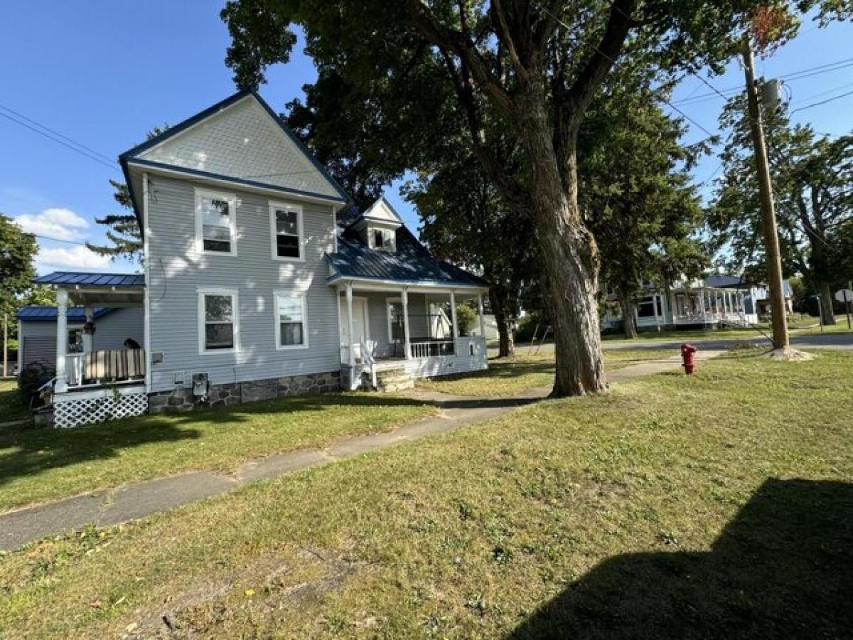 Picture of Home For Sale in Howard City, Michigan, United States