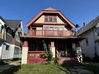 Home For Sale in Milwaukee, Wisconsin