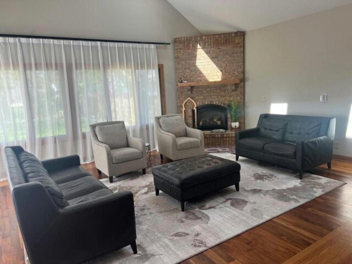 Picture of Home For Rent in Des Plaines, Illinois, United States