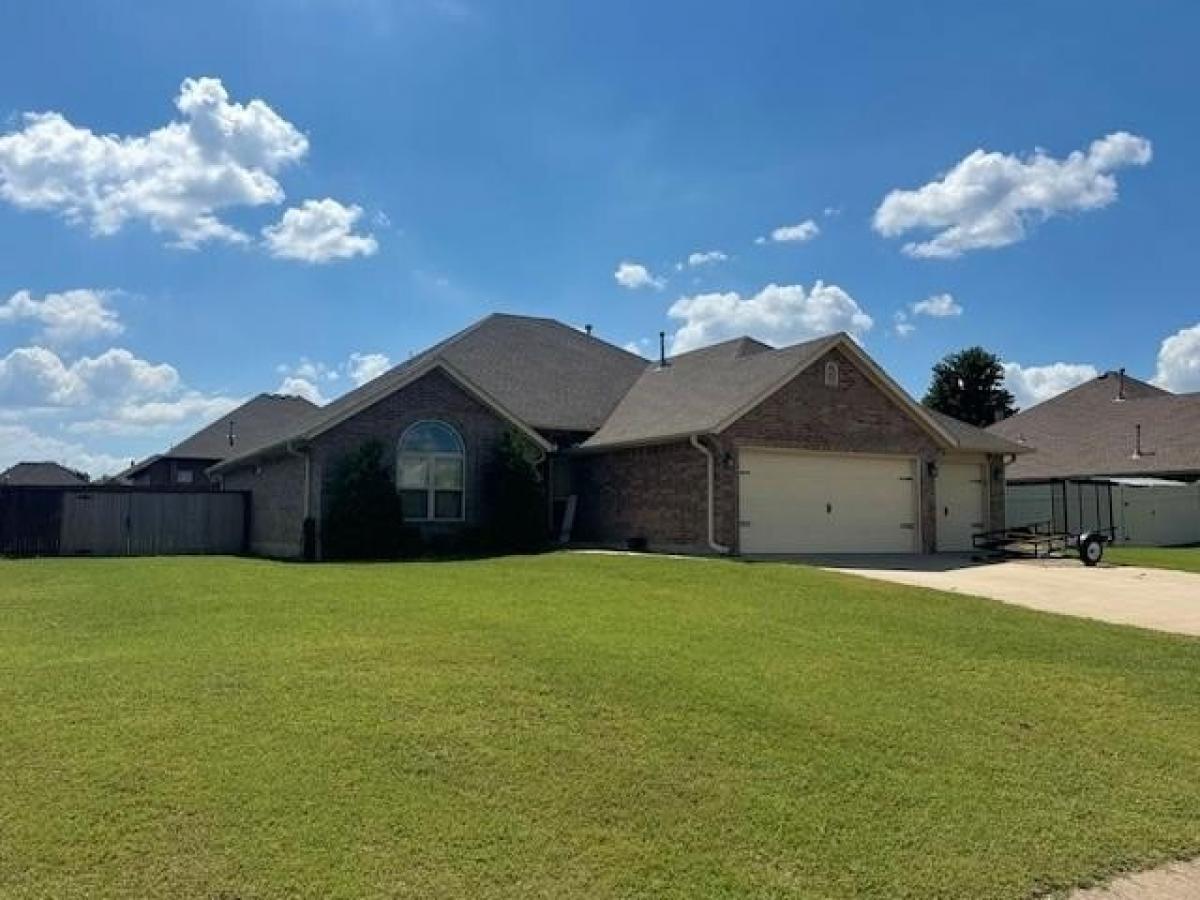 Picture of Home For Rent in Choctaw, Oklahoma, United States