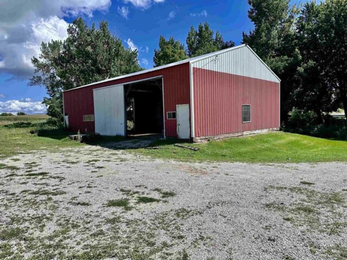 Picture of Home For Sale in Decorah, Iowa, United States