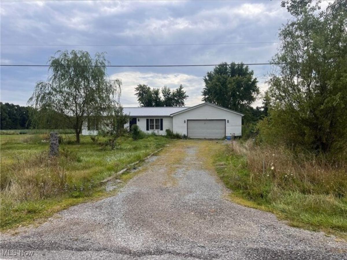 Picture of Home For Sale in Bristolville, Ohio, United States