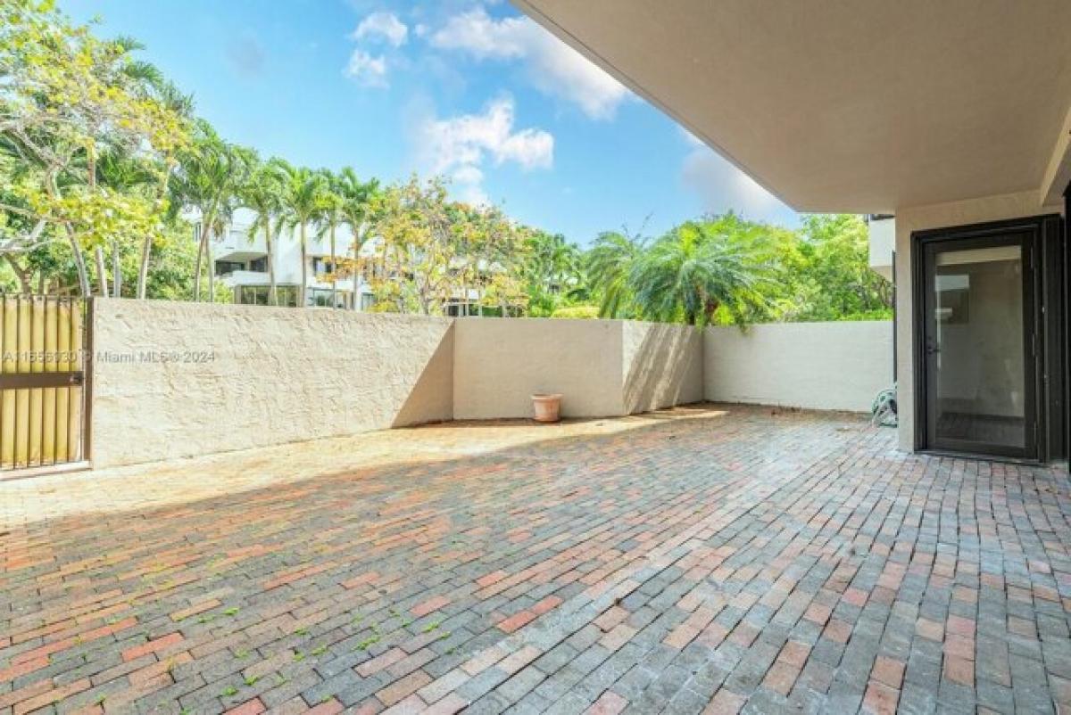 Picture of Home For Sale in Key Biscayne, Florida, United States