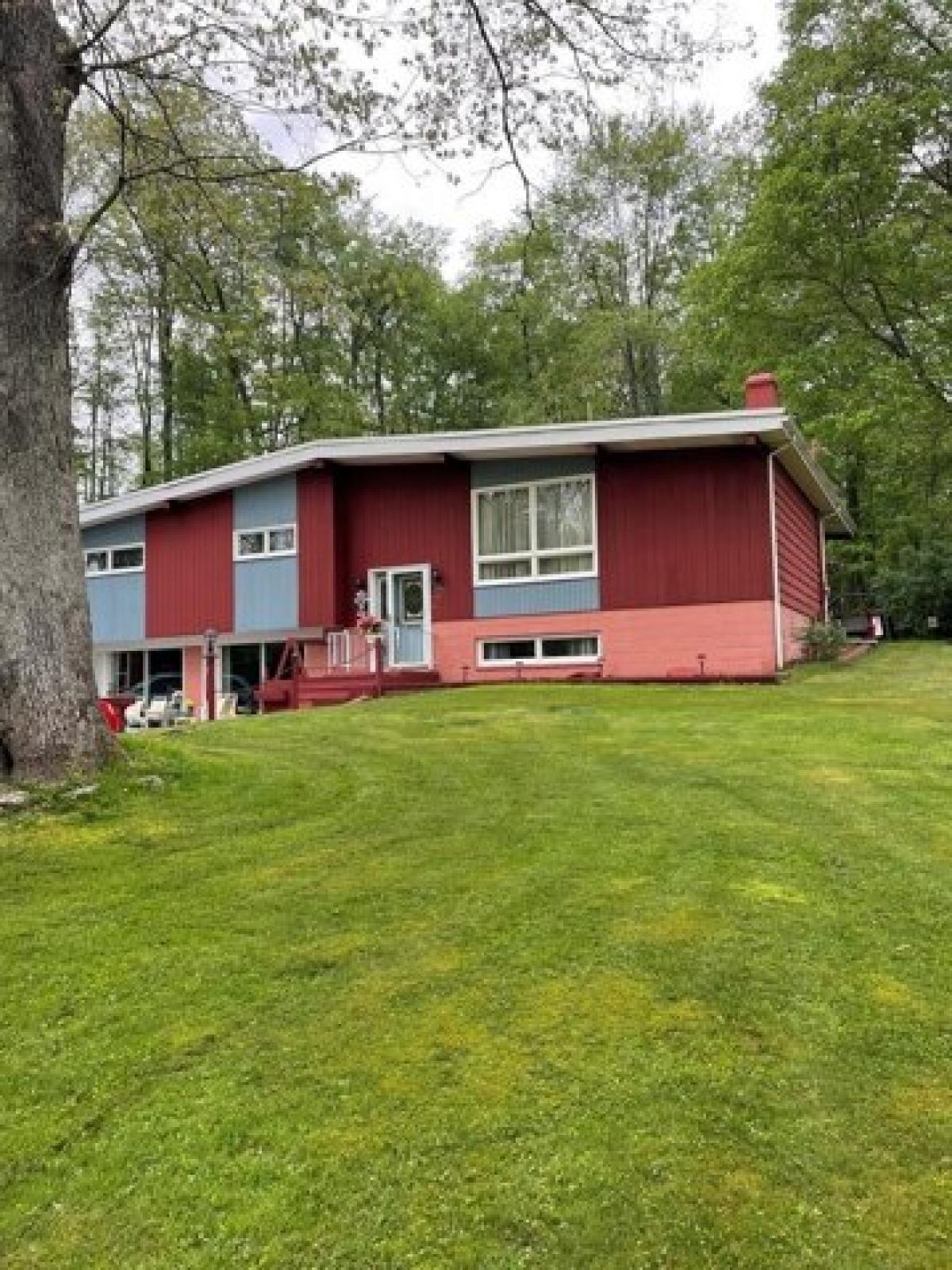 Picture of Home For Sale in Venus, Pennsylvania, United States