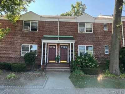 Home For Sale in Yonkers, New York