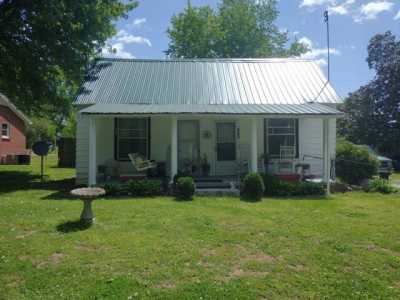 Home For Sale in Cornersville, Tennessee