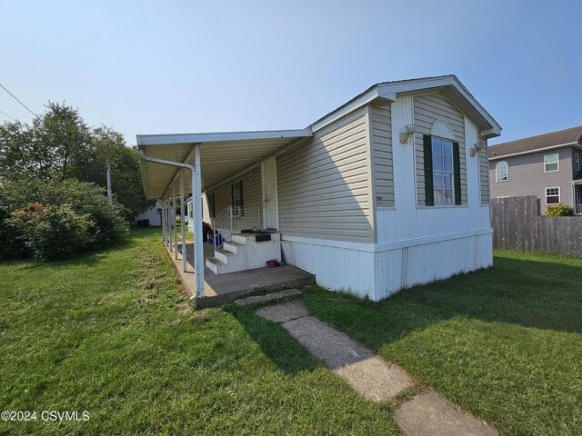 Picture of Home For Sale in Berwick, Pennsylvania, United States