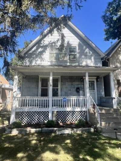 Home For Sale in Blue Island, Illinois