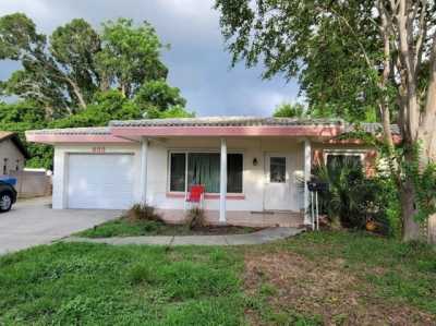 Home For Sale in Saint Petersburg, Florida