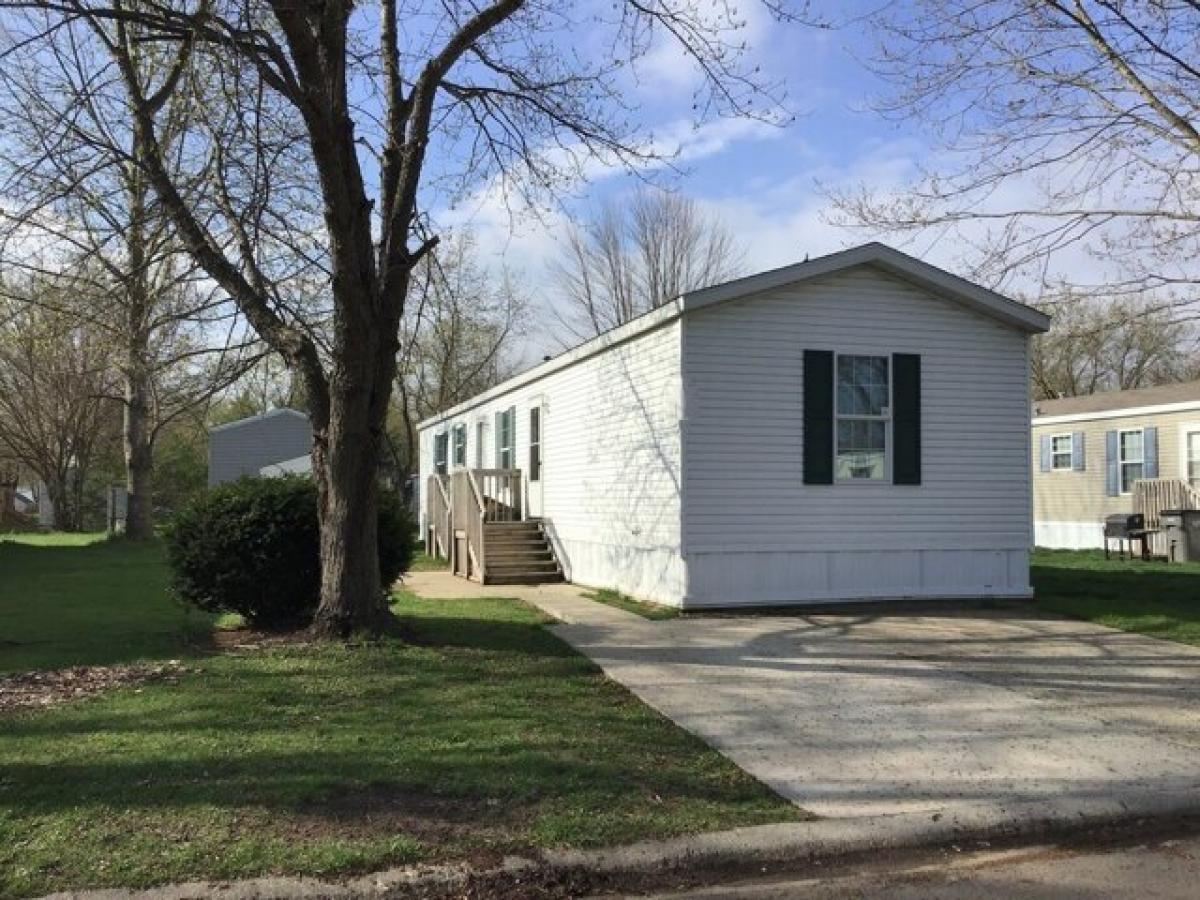 Picture of Home For Sale in Goshen, Indiana, United States