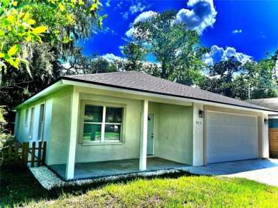 Home For Sale in Lakeland, Florida