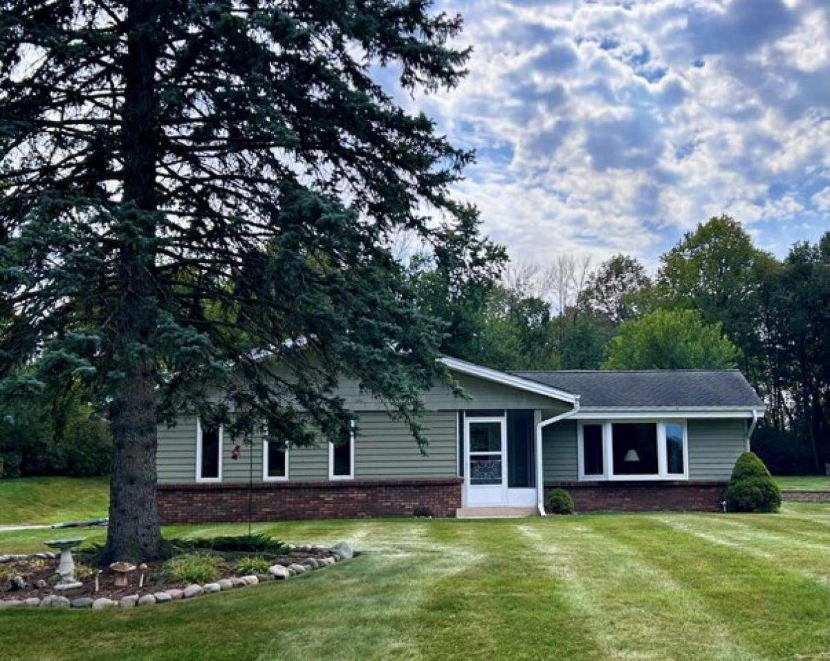 Picture of Home For Sale in Brookfield, Wisconsin, United States