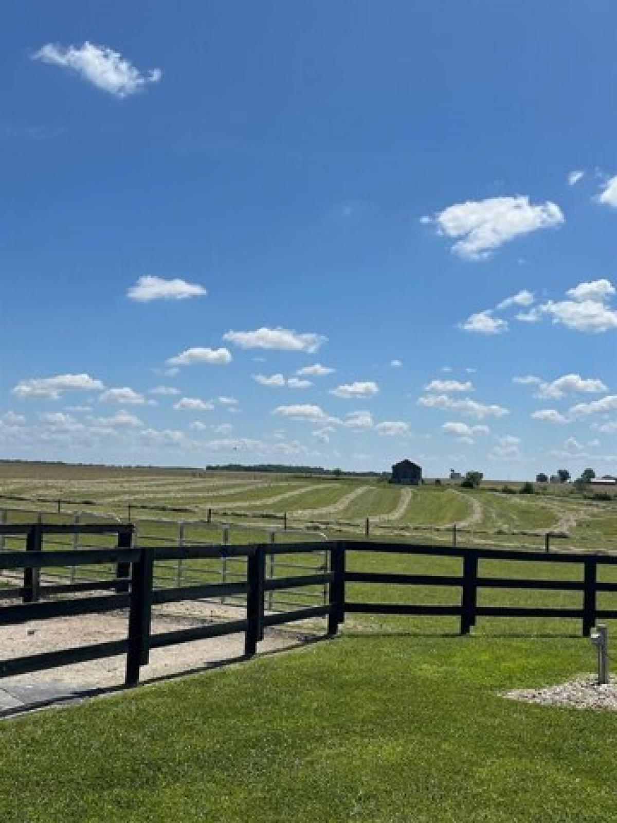 Picture of Home For Sale in Cedar Grove, Indiana, United States