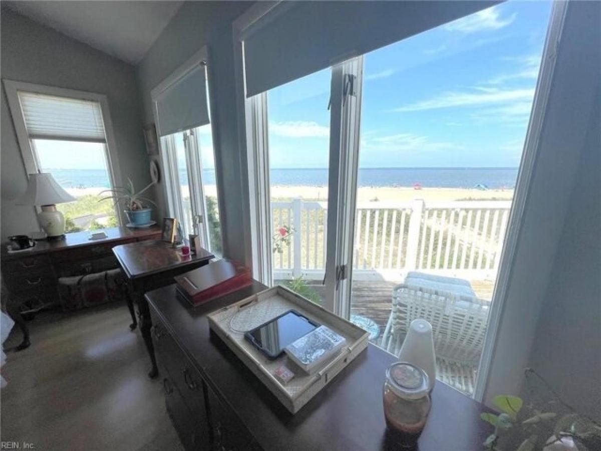 Picture of Home For Sale in Virginia Beach, Virginia, United States