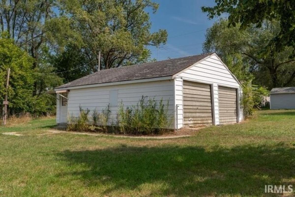 Picture of Home For Sale in Goshen, Indiana, United States