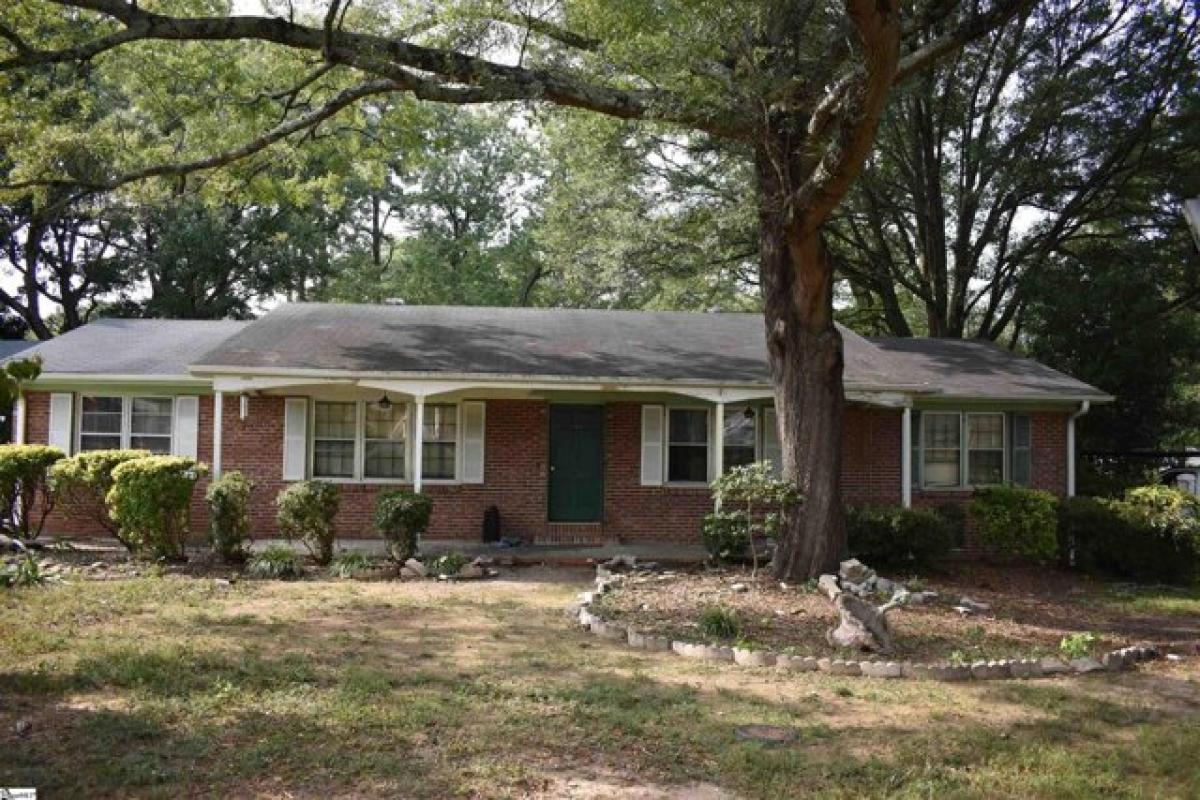 Picture of Home For Sale in Simpsonville, South Carolina, United States