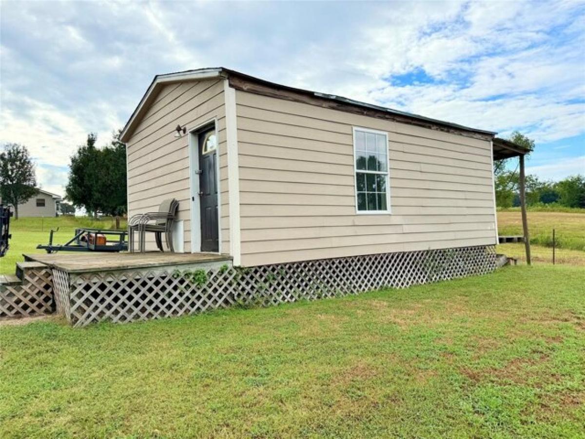 Picture of Home For Sale in Ben Wheeler, Texas, United States