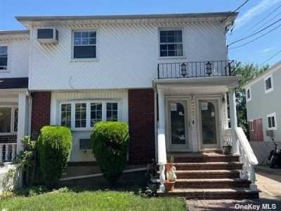 Home For Sale in Rosedale, New York