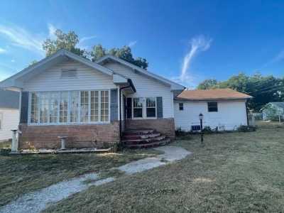 Home For Sale in Blackwell, Oklahoma