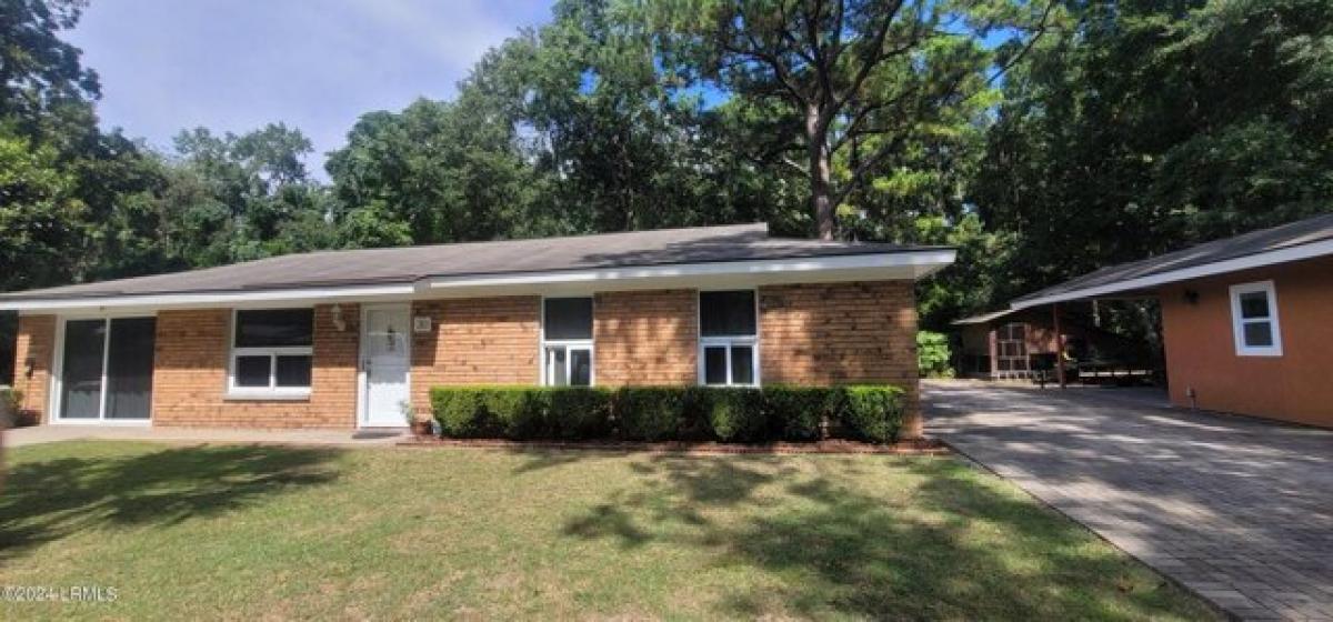 Picture of Home For Sale in Hilton Head Island, South Carolina, United States