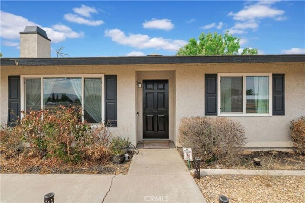 Picture of Home For Sale in Apple Valley, California, United States