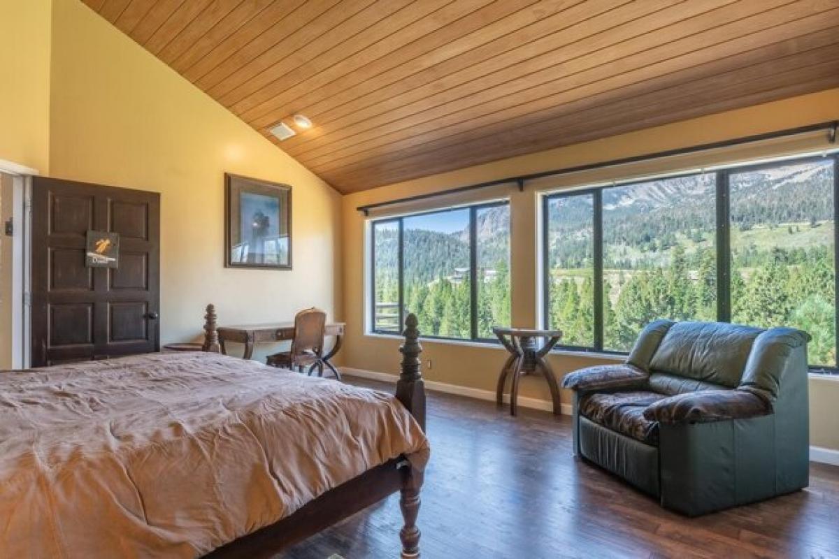 Picture of Home For Sale in Mammoth Lakes, California, United States