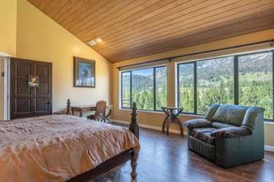 Home For Sale in Mammoth Lakes, California