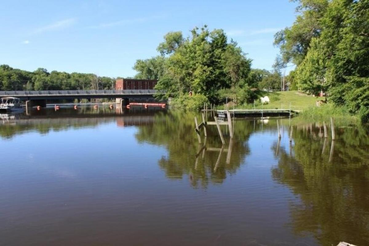 Picture of Residential Land For Sale in Edgerton, Wisconsin, United States