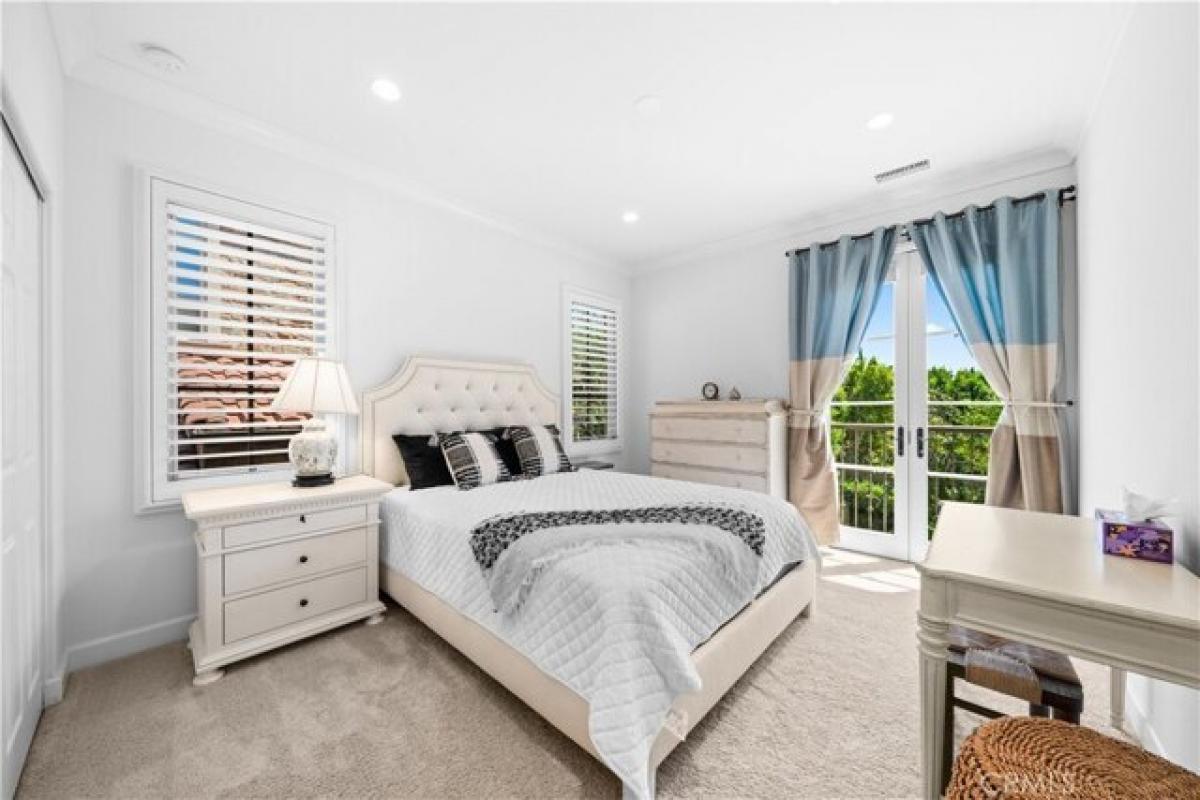 Picture of Home For Sale in Irvine, California, United States