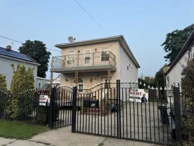 Home For Rent in Jersey City, New Jersey