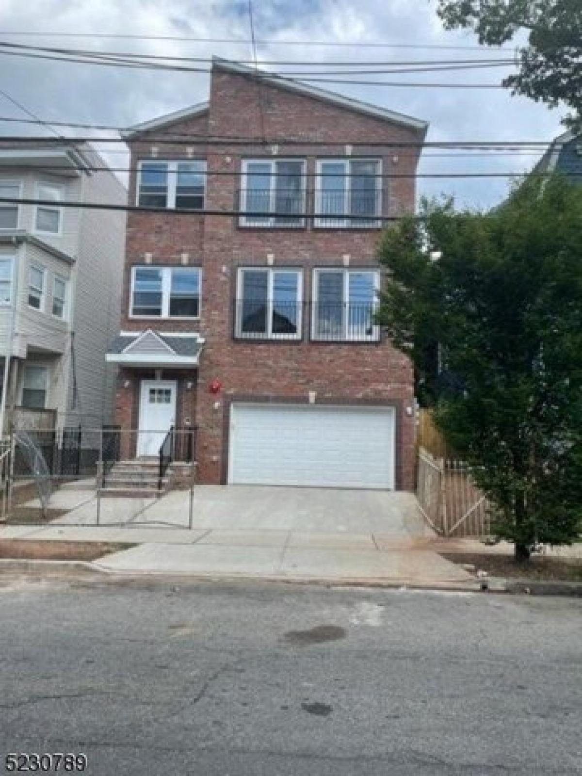 Picture of Home For Rent in Newark, New Jersey, United States