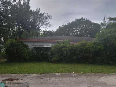 Home For Sale in Oakland Park, Florida