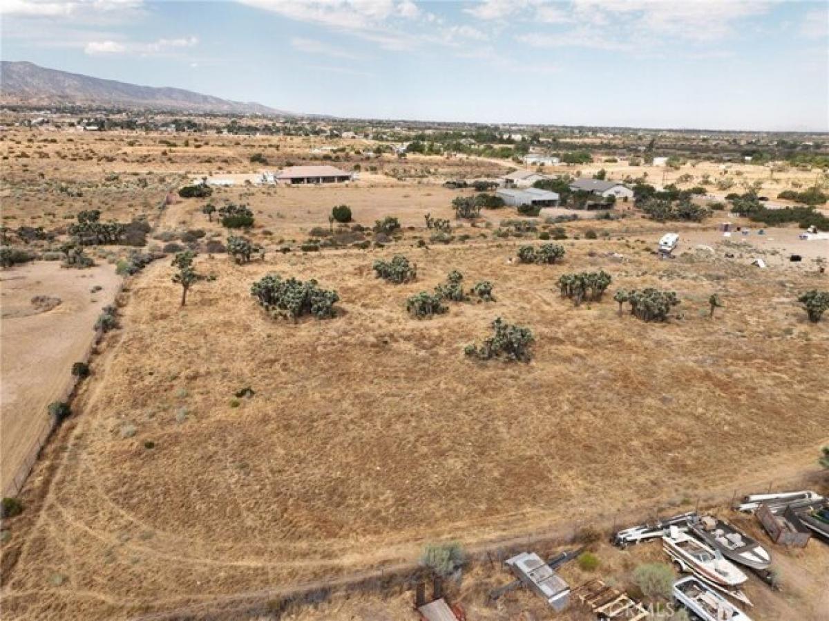 Picture of Home For Sale in Phelan, California, United States