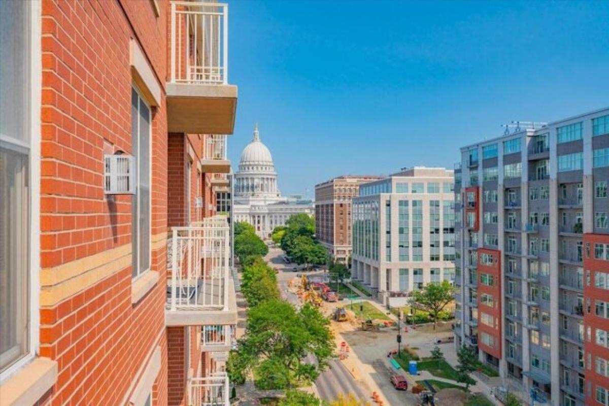 Picture of Home For Sale in Madison, Wisconsin, United States