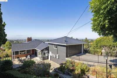 Home For Sale in Oakland, California