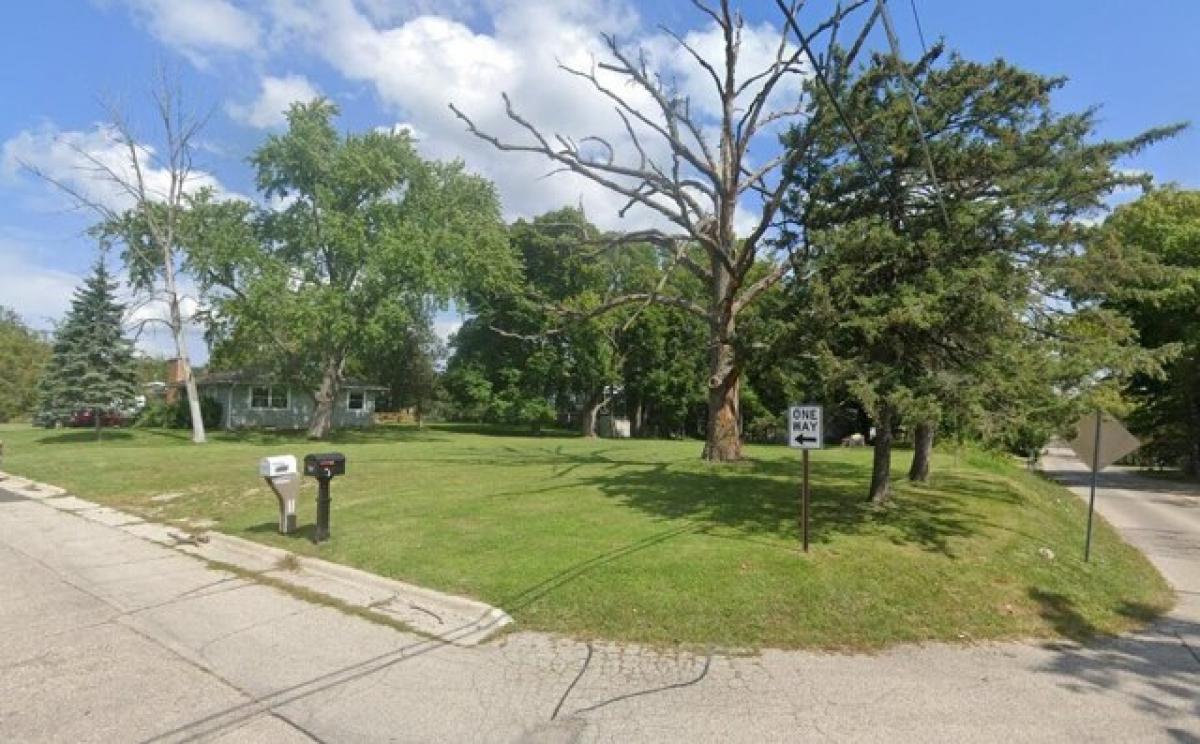 Picture of Residential Land For Sale in Lake Geneva, Wisconsin, United States