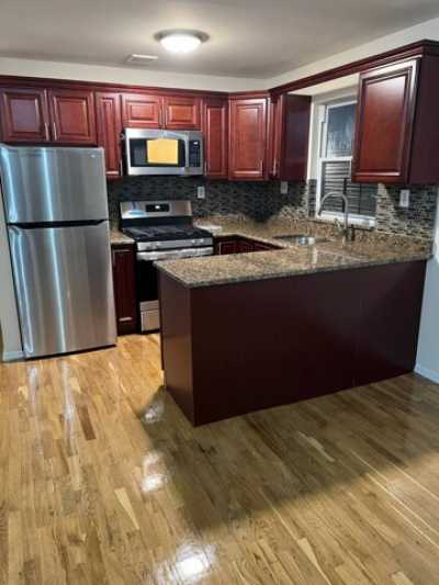 Home For Sale in Springfield Gardens, New York